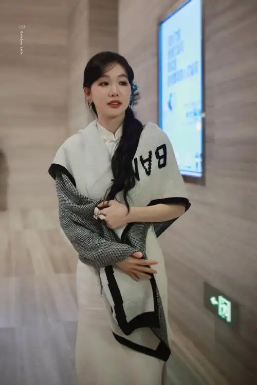 徐梦洁旗袍造型##徐梦洁手臂线条