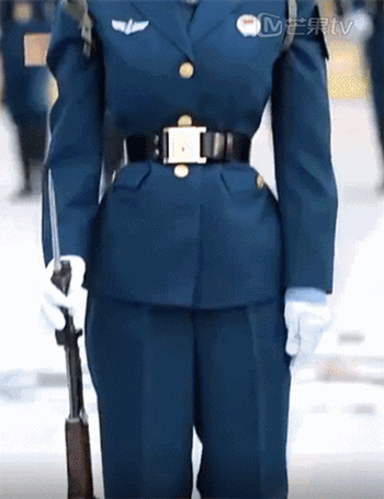 杨幂被叫大幂幂但是她的腰也是细到让人怀疑人生