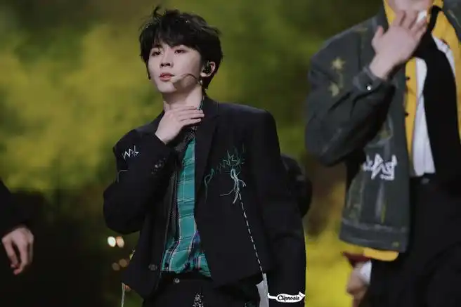 马嘉祺叁重楼暨出道四周年演唱会