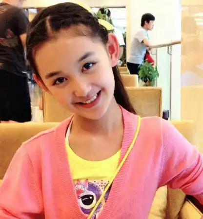 太多太多,这样一总结,才发现童星届的霸屏小公举简直就是她了啊!