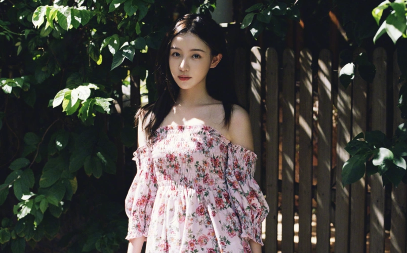 因傍土豪人气暴跌,周二珂也来秀纯欲风?网友:又要钓总榜大哥?