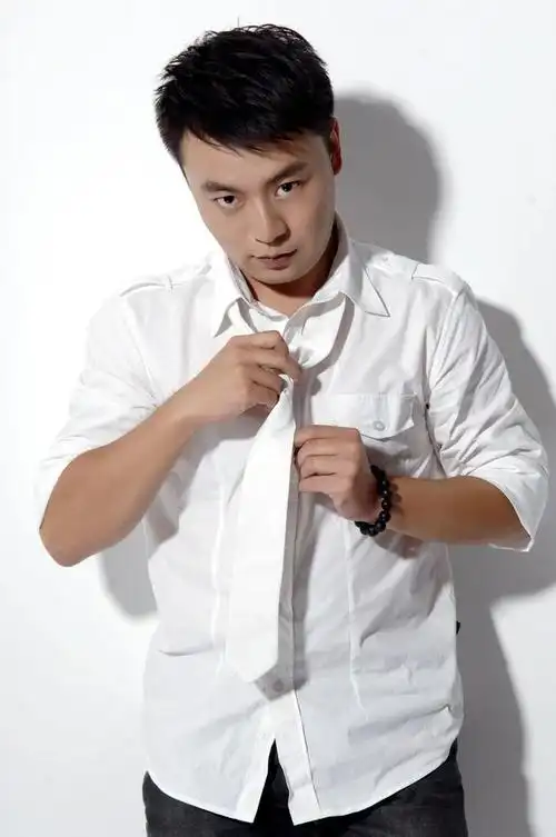 高宇(中国男演员)_尚可名片