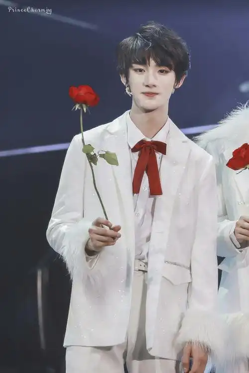 丁程鑫为尹净汉递花