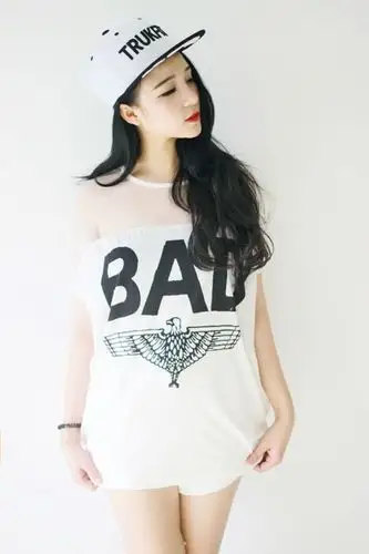 透明的优美女生时尚qq个性皮肤下载