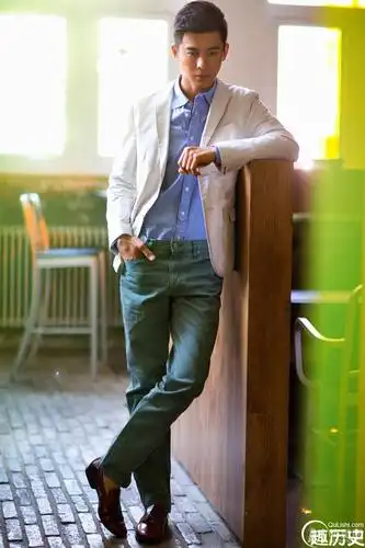 乔振宇休闲西装写真引领初夏绅士风35