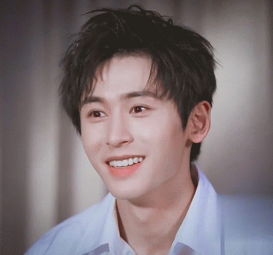 张哲瀚到底是怎么做到又铁又直又娇又软的…把你们的存图都拿出来遛遛