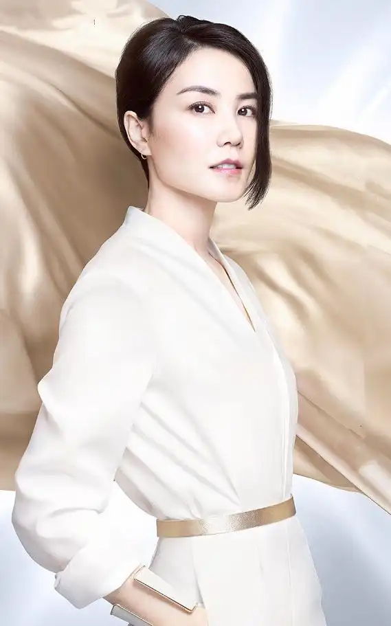 原创王菲12岁旧照曝光面庞稚嫩坐姿桀骜从小就有明星范儿