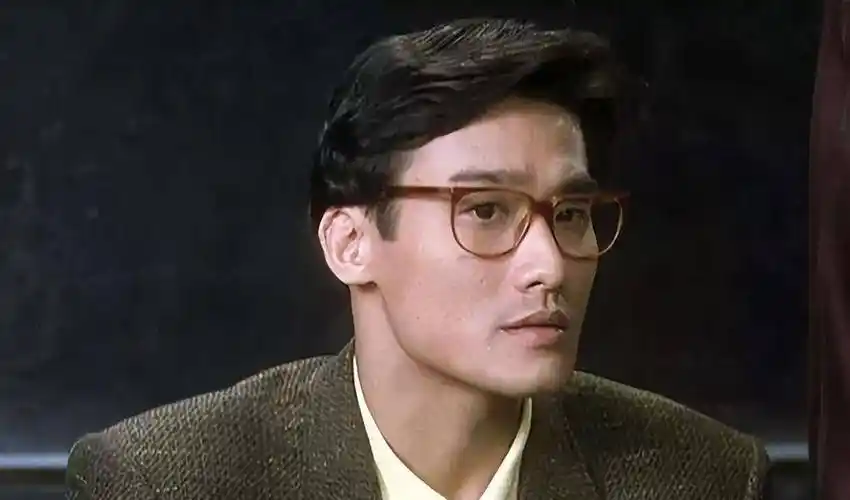 梁家辉曾因一句我是中国人,被封杀沦落到街头摆摊,如今苦尽甘来_香港