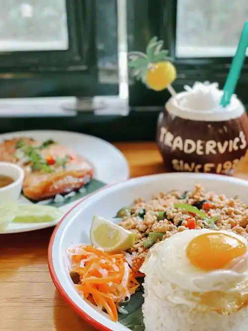 紫薇路附近的一家网红社区店,就在消防局的背后一条小巷子里,不在大路