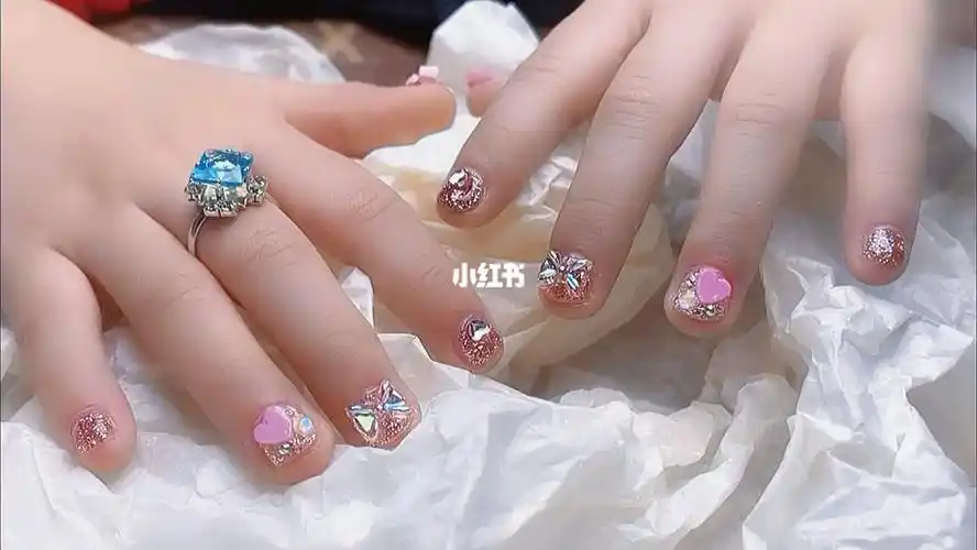 小女孩可爱时尚美甲