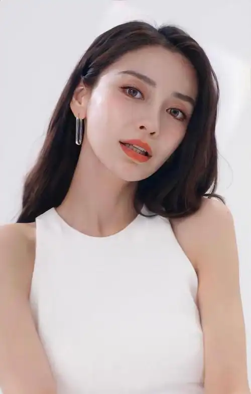 angelababy怼脸拍 颜值真的太能打了|杨颖_网易订阅