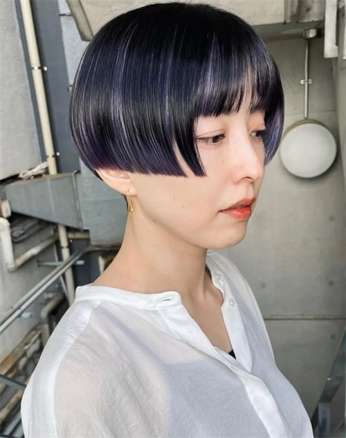 复古短发一刀切 高级洋气又性感_时尚发型 - 美发站