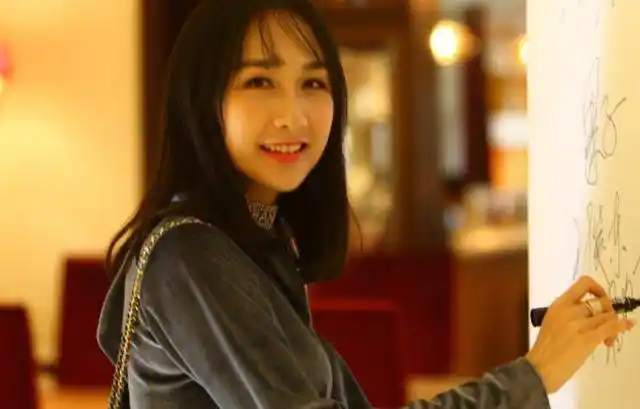 原创雷佳音的妻子是她为爱消失14年如今被宠成公主