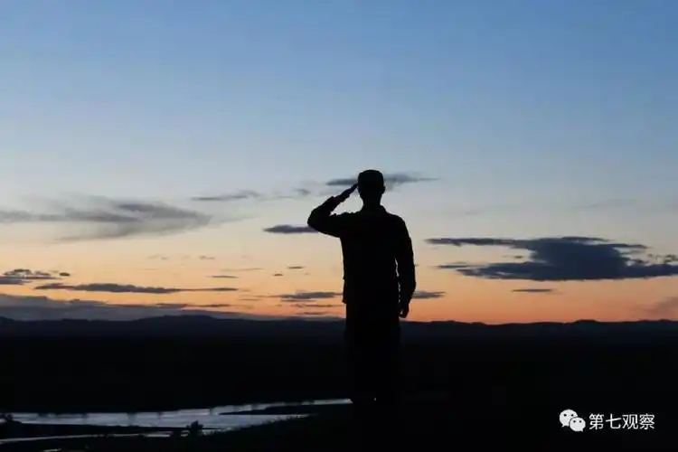 如果说,军人是这个世界"岁月静好"的负重前行者,那么军嫂就是军人家庭