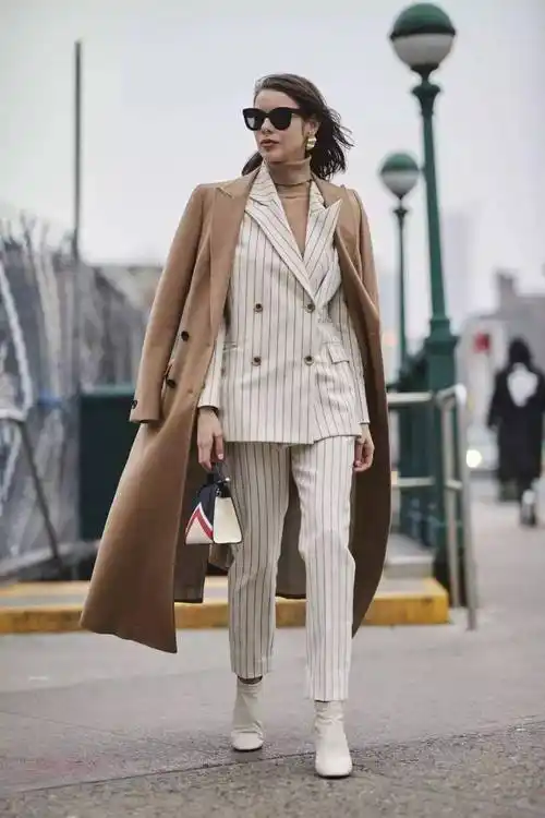 大衣西装时髦的大女人