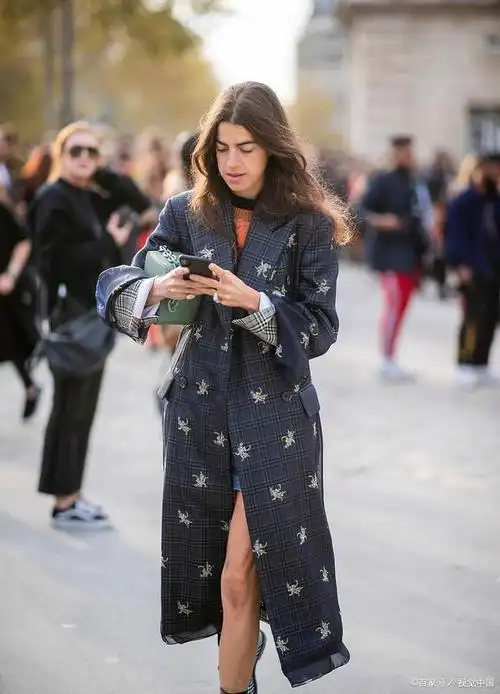 街拍达人教你时尚穿搭,成为焦点!