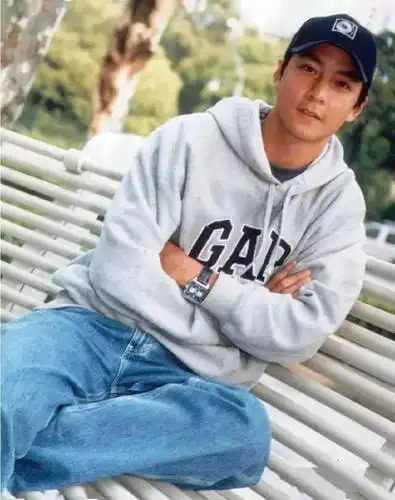 颜值吊打小鲜肉的90年代男星,旧照集绝了!