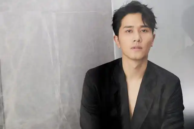 彭冠英阳光之下演技被赞长得帅饰演反派都惹人爱