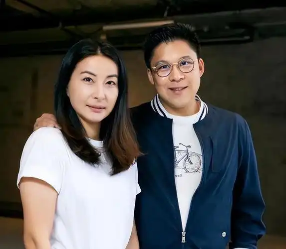 看了霍启刚三弟的未婚妻,才知道郭晶晶和朱玲玲在霍家的特殊地位