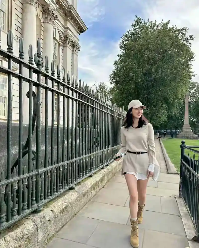 杨采钰非常会穿搭,身材好,颜值高,气质好,168cm身高就像一个行走的