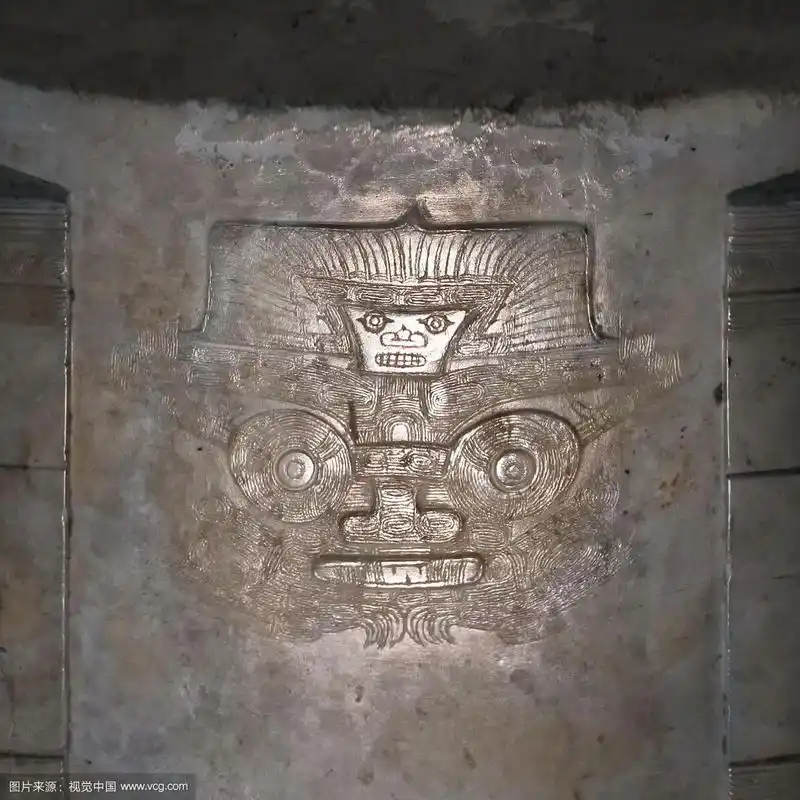 国宝良渚玉琮王上的神人兽面纹,良渚文化,浙江省博物馆藏