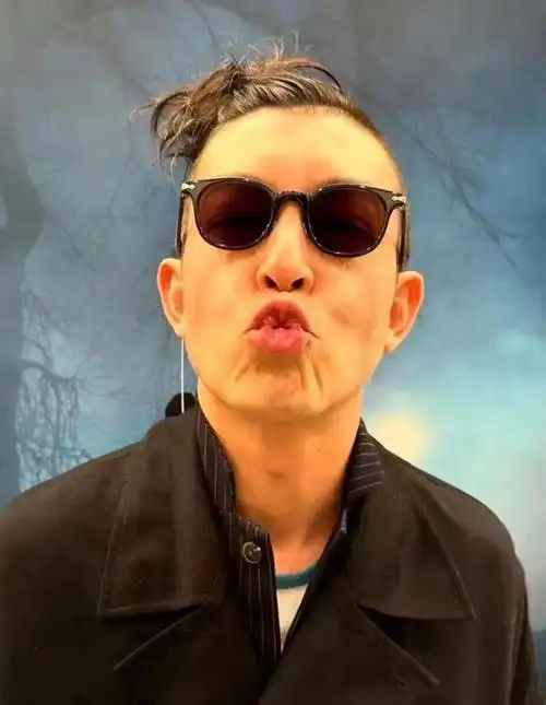 「陈冠希」又换新发型了!