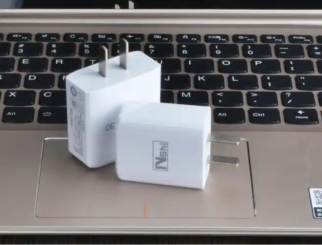 核心参数产品类型:座式充电器 适用品牌:锤子 适用型号:充电头 品牌