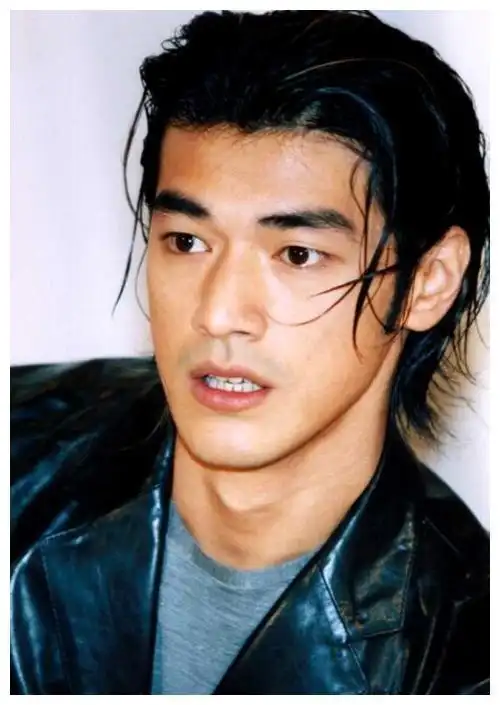 10,罗伯特·帕丁森全球十大帅哥排行榜国家:英国罗伯特·帕丁森