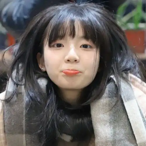 调皮的女孩子也有人爱