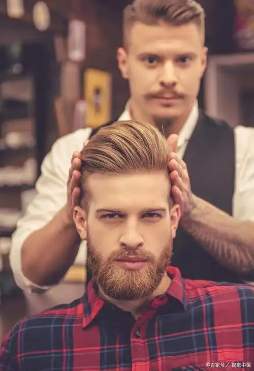 现在流行的背头发型有哪些?总有一款适合你