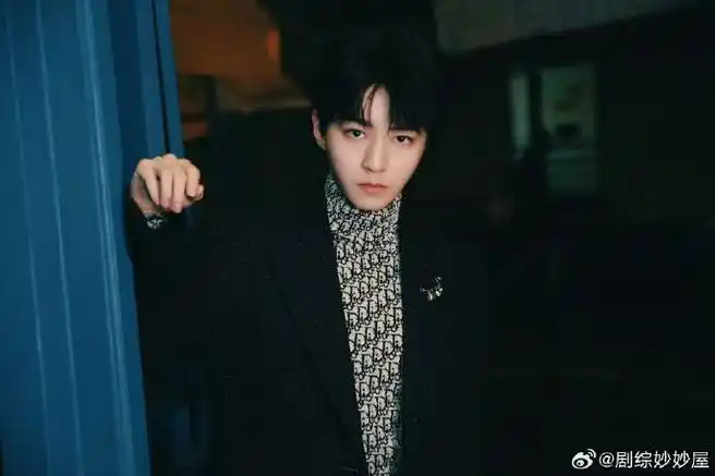 王俊凯老综艺人的直觉##王俊凯好奇心费道具##王俊凯也是拆家派