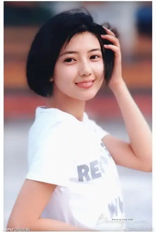 分享一组高圆圆的老照片,纯天然时候的她什么水平?