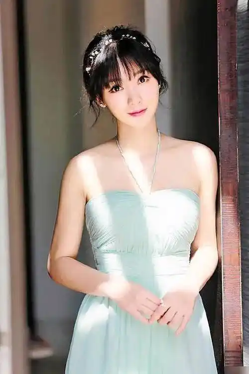 有人说包贝尔婚礼后她得罪那么多人所以被封_资本_资源_人缘