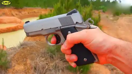 历经一战二战美军最具代表性的柯尔特点45手枪,后坐力这么大?