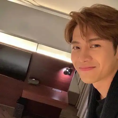 女友视角的王嘉尔00