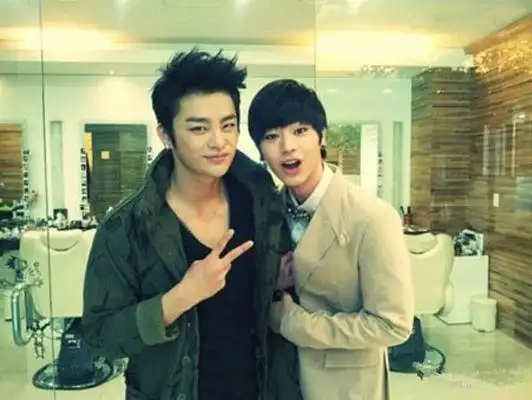 【图】徐仁国陆星材一模一样吗? 明星撞脸大揭秘