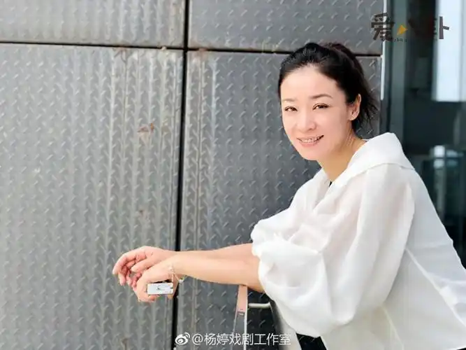 于是李乃文有没有老婆让大家开始产生了好奇,网上还有人爆出李乃文与