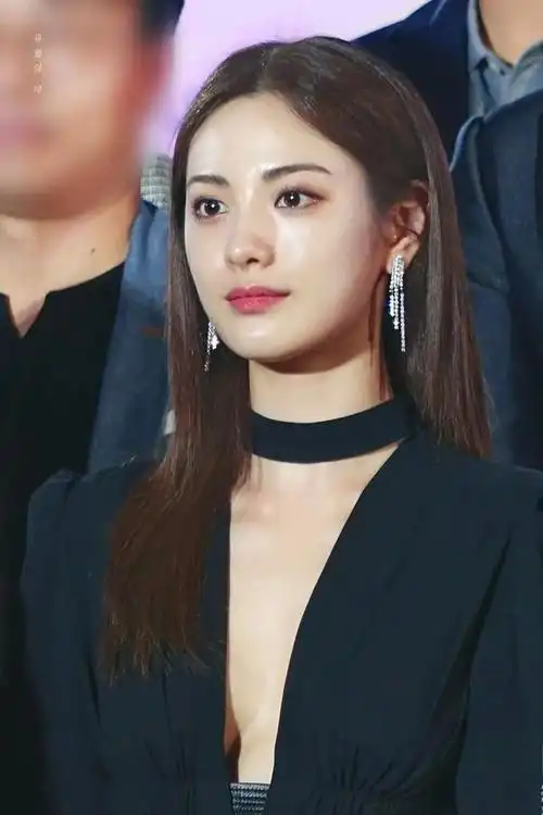 "人鱼公主"林珍娜,曾被誉为"第一美女",看看她的变脸整容史