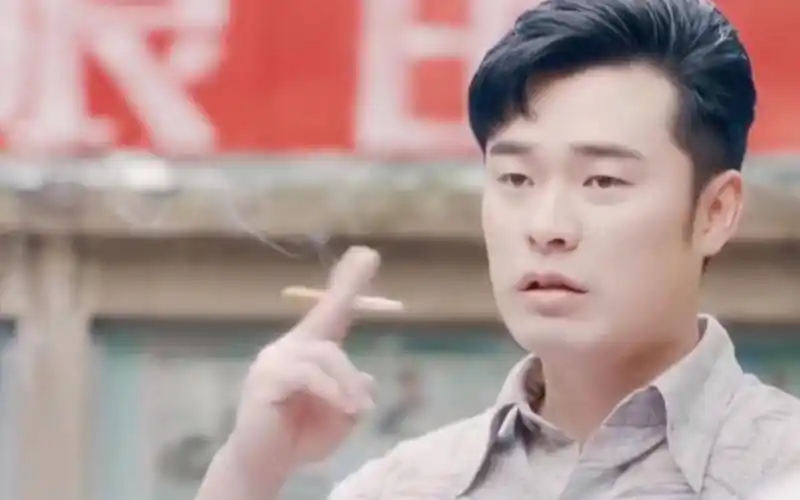你好李焕英冷特陈赫反向抽烟名场面对比