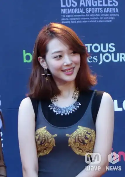 崔雪莉#130825 kcon in la 99 品一品红毯上崔真理的曼妙身姿大长腿