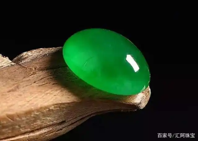 翡翠是什么样的最值钱?具有以下3特征,说明是真的!