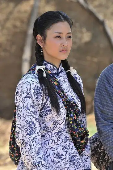 战将热血亮相央八肖婷佳诠释名伶起伏人生