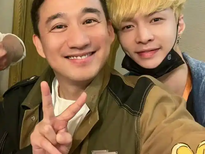 十年 张艺兴身边一直有黄渤黄磊