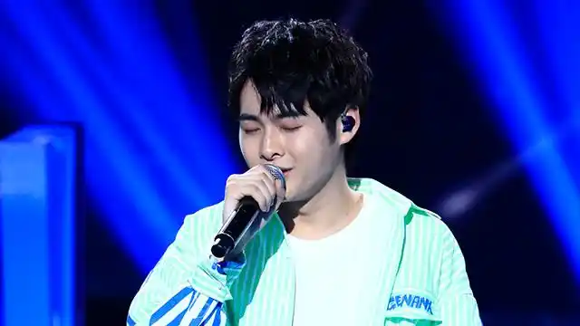 回忆杀!洪雨雷翻唱《流星雨》少年感十足,像极了花泽类!