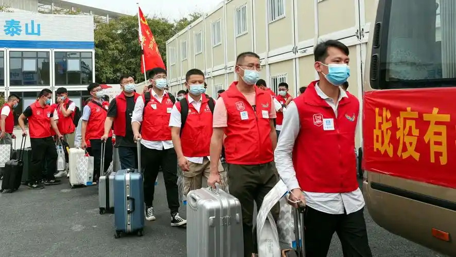 战疫有我中国建筑党员青年突击队奔赴疫情防控一线