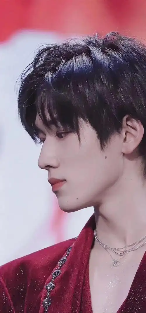 在线等哪里可以偶遇侧颜帅哥