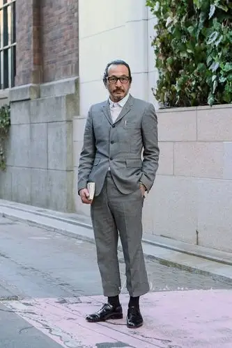 奇思妙想的怪咖美男 日本街头潮男篇_男士_衣装_街拍_yoka时尚网