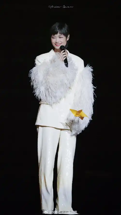 李宇春超话热烈祝贺小宇参加工作十八年99李宇春选手我们一起兑现