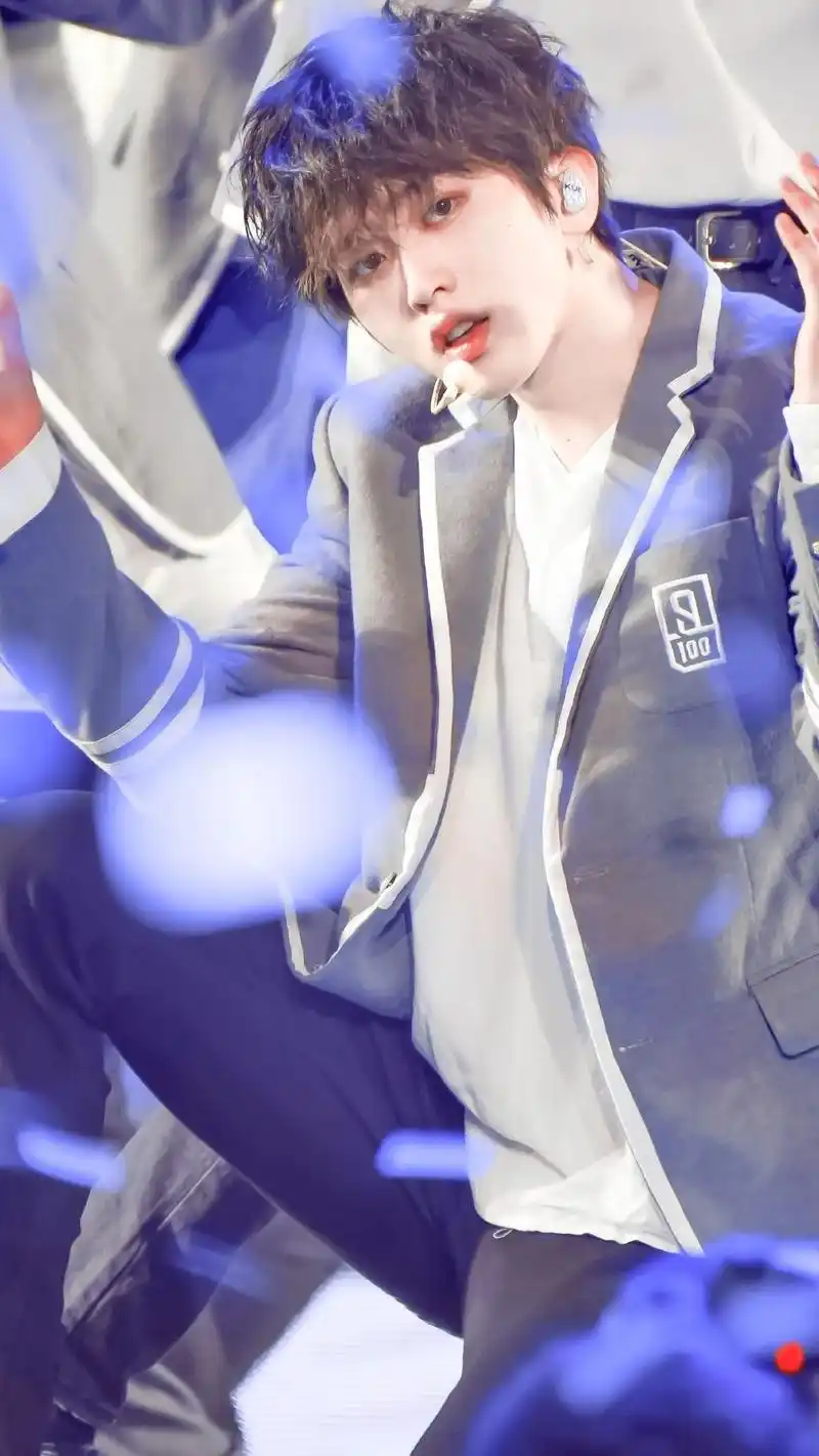 蔡徐坤壁纸遇见你是故事的开始走到底是余生的欢喜