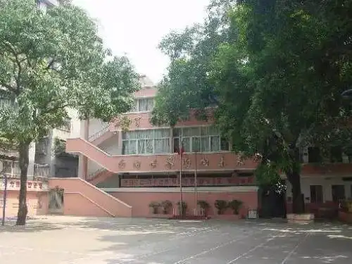 河北省雏鹰红旗大队,石家庄市规范化学校,是石家庄市示范性小学,桥东